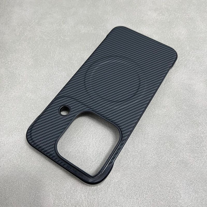 高級超薄型カーボンファイバーパターンフレームレススマホケース - Ultra Thin Frameless Phone Cover のレビューと価格