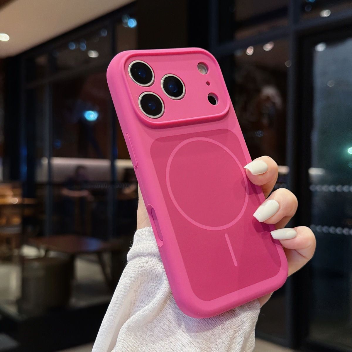 iPhone 16 Plus、13、14、15、16、17、 - Liquid Silicone Magnetic Phone Case のレビューと価格