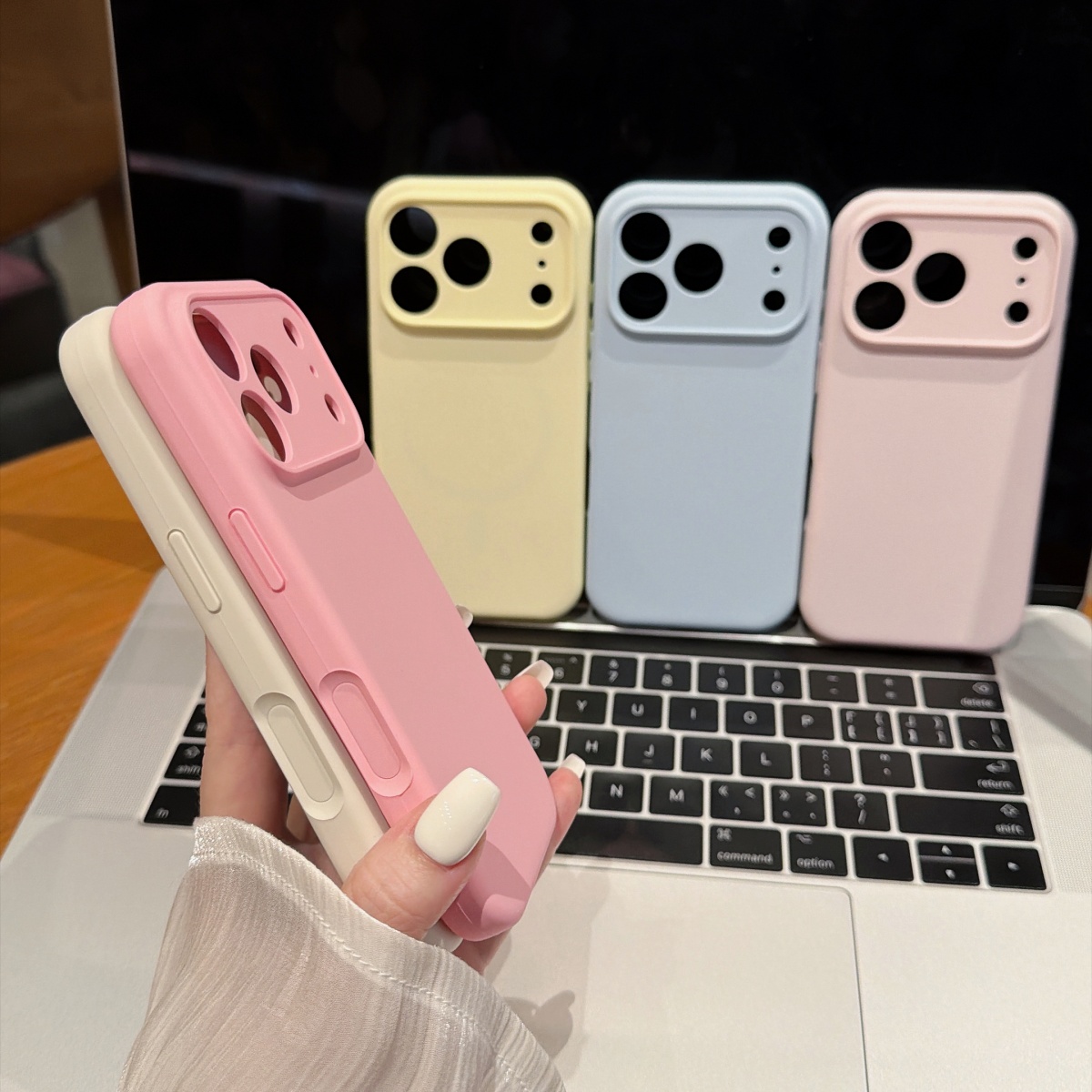 iPhone 18 17 16 14 15 Plus 12  - Liquid Silicone Magnetic Phone Case のレビューと価格
