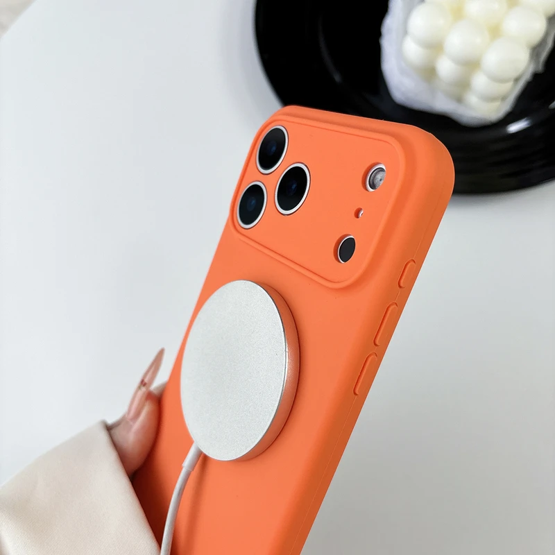 無地公式リキッドシリコン製スマホケース Magsafe対応  - Liquid Silicone Magnetic Phone Case のレビューと価格